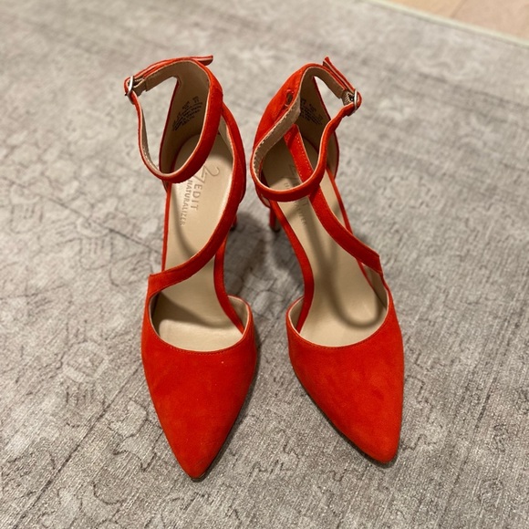 Elegant Red Women's Heels naturalizer size 6 - Picture 9 of 9